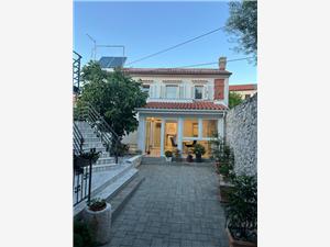House Danijel Novi Vinodolski (Crikvenica), Size 118.00 m2, Airline distance to town centre 50 m