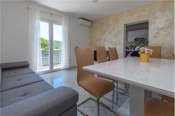 Apartment A2, for 8 persons