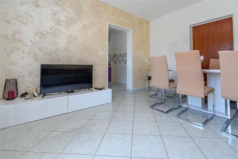 Apartment A2, for 8 persons