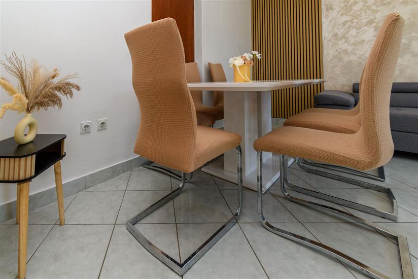 Apartment A2, for 8 persons