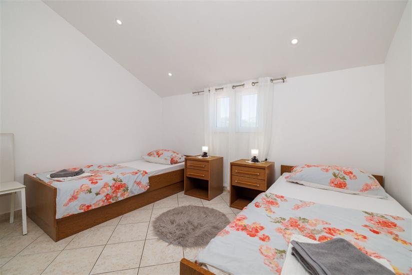 Apartment A3, for 5 persons
