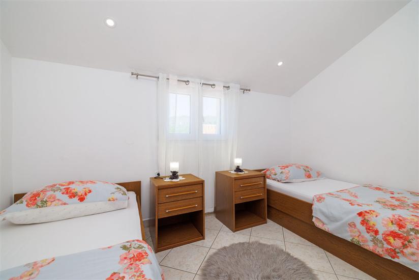 Apartment A3, for 5 persons