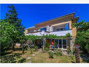 Apartments Jadrana Novi Vinodolski (Crikvenica), Size 49.00 m2, Airline distance to town centre 600 m