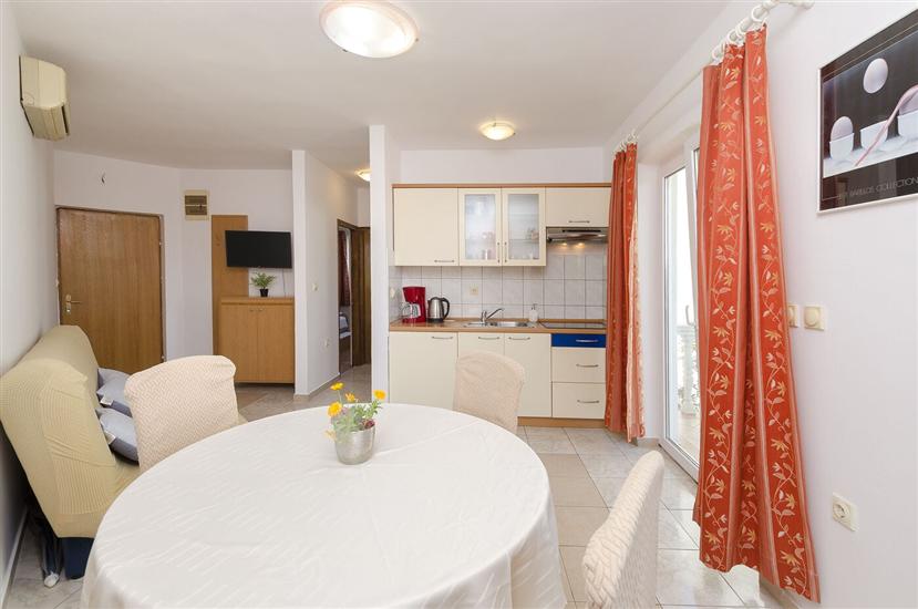 Apartment A2, for 4 persons