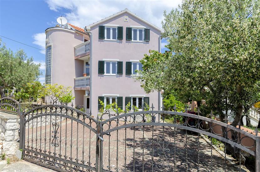 Apartments Dragan