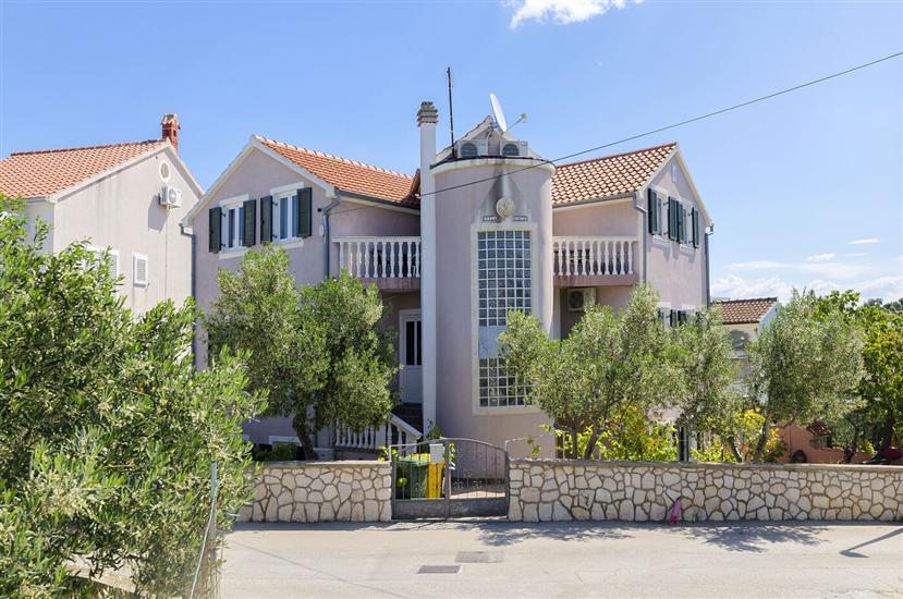 Apartments Dragan