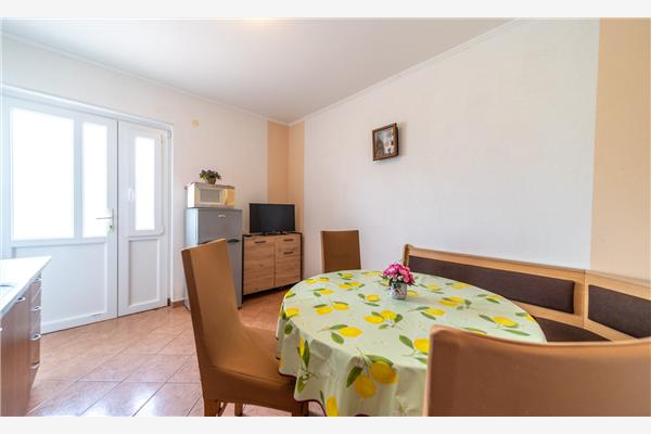 Apartman A2, na 6 osebe