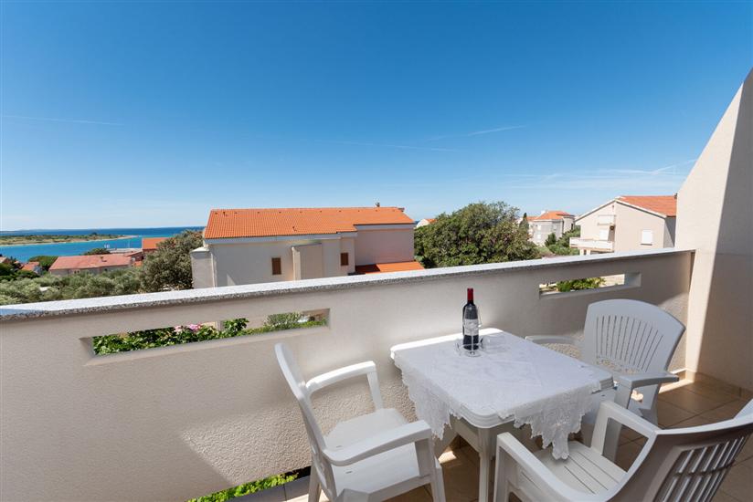 Apartment A2, for 3 persons