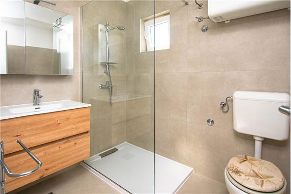 Apartment A2, for 6 persons