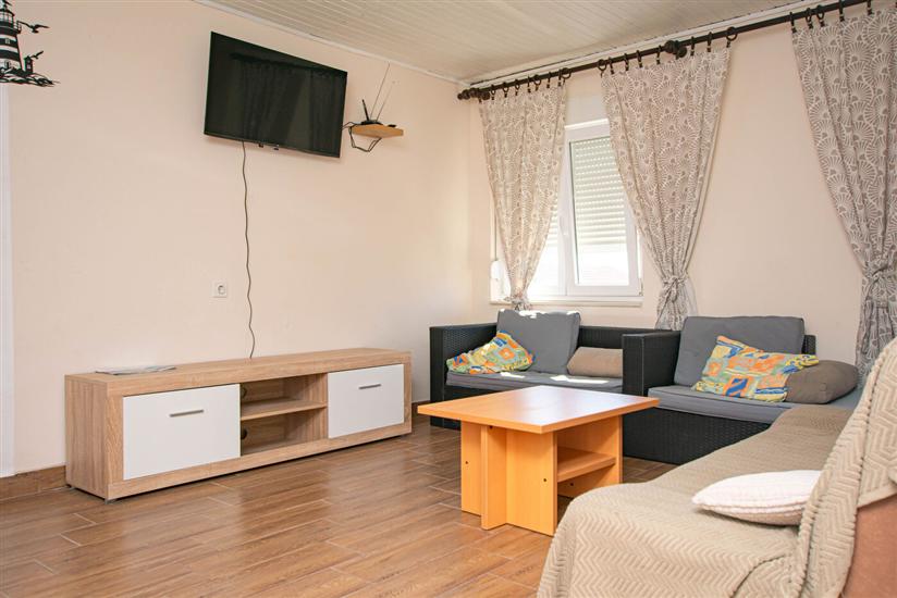 Apartment A2, for 6 persons