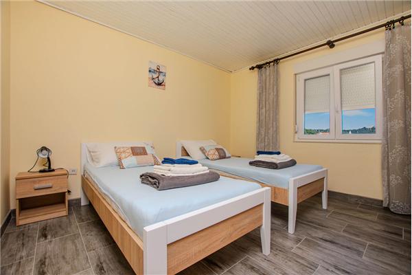 Apartment A2, for 6 persons