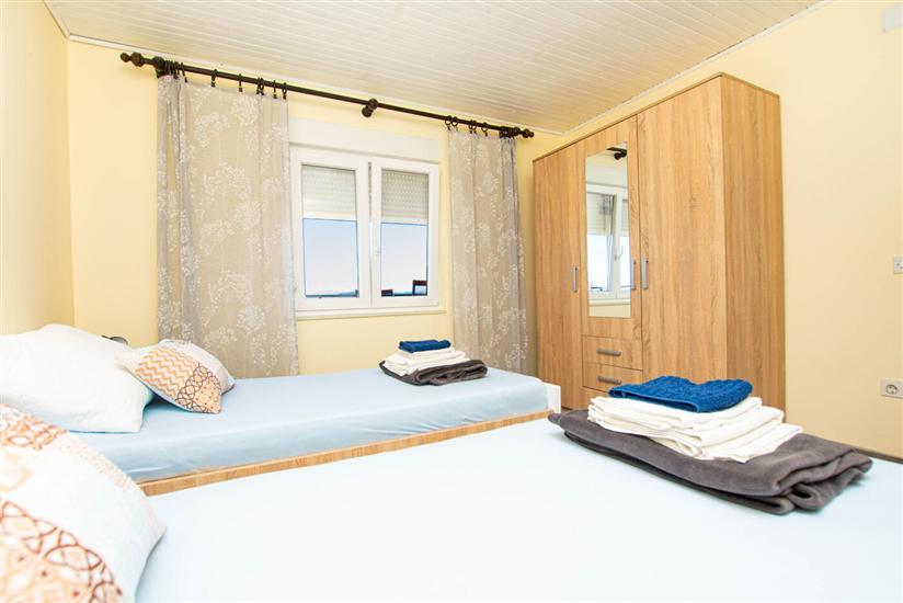 Apartment A2, for 6 persons