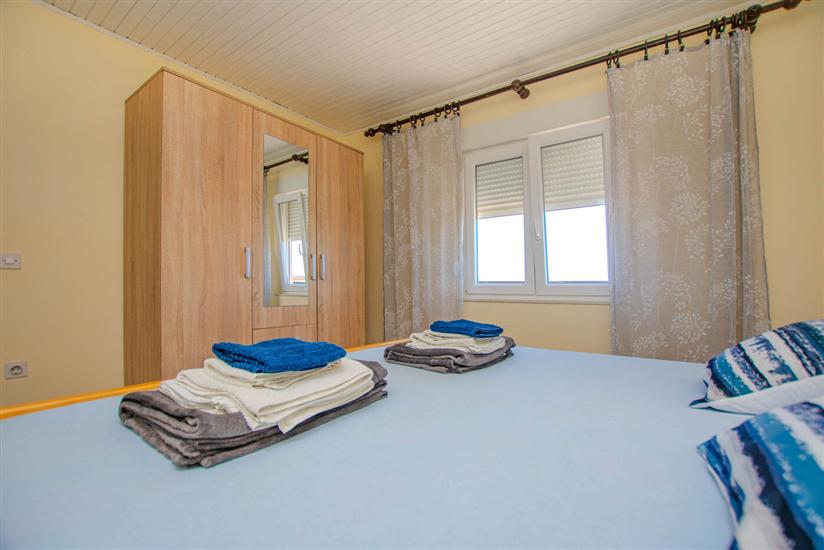Apartment A2, for 6 persons