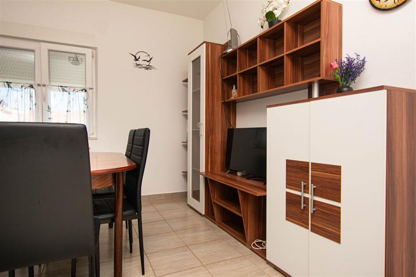 Apartment A1, for 5 persons