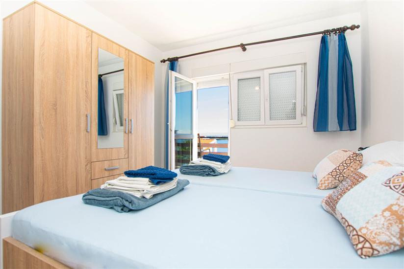 Apartment A1, for 5 persons