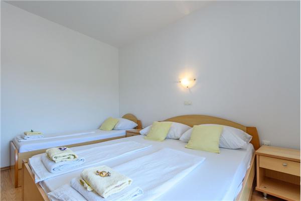 Apartment A4, for 6 persons