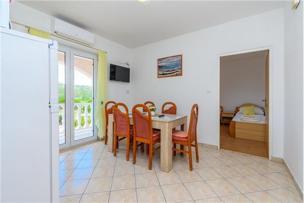 Apartment A4, for 6 persons