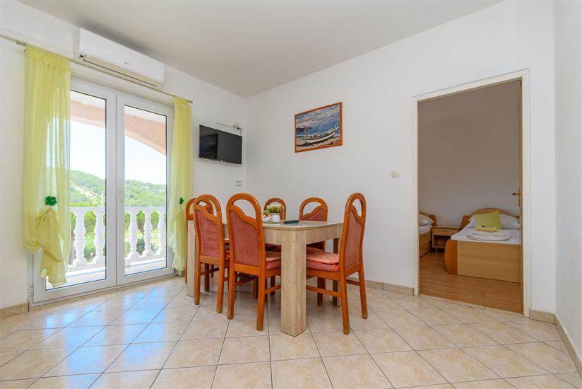 Apartment A4, for 6 persons