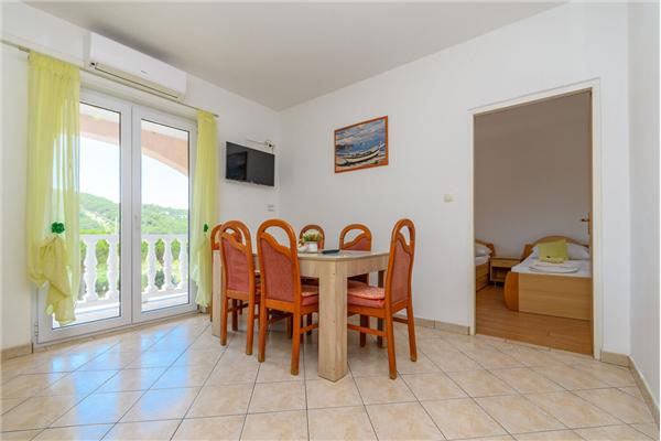 Apartment A4, for 6 persons