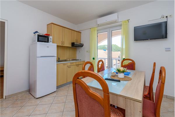 Apartment A4, for 6 persons