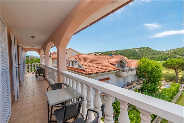 Apartment A4, for 6 persons