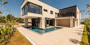 House - Slatina - island Vir