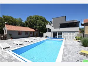 Apartmaji Relax Riviera Zadar, Kvadratura 36,00 m2, Namestitev z bazenom, Oddaljenost od morja 150 m