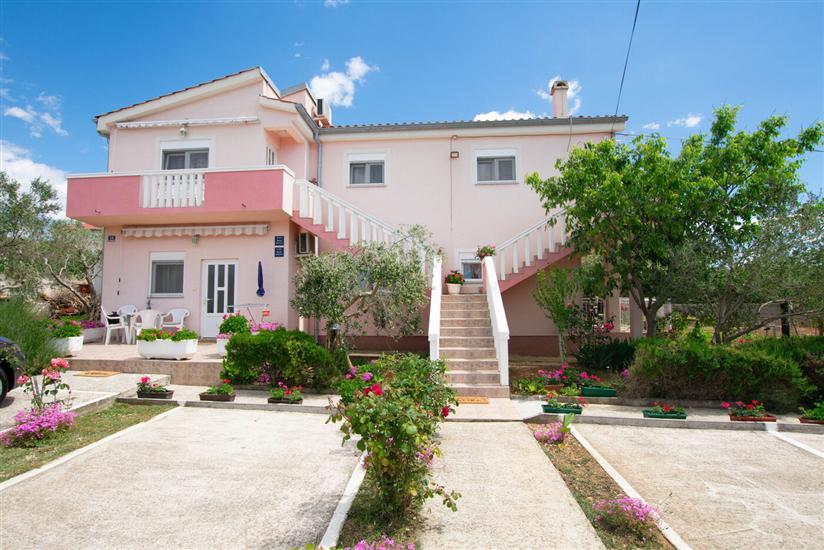 Apartments Ljubo