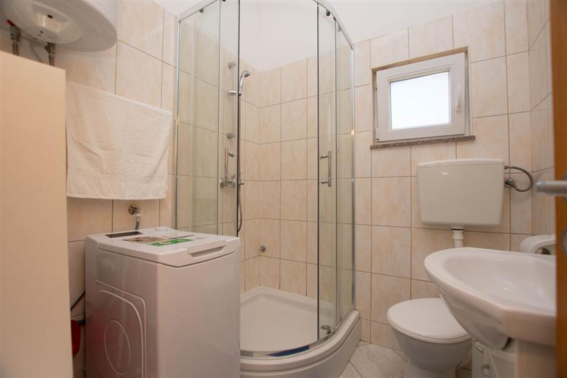 Apartment A2, for 6 persons