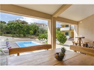 Apartment Villa Dijana Vodice, Size 75.00 m2, Accommodation with pool, Airline distance to town centre 900 m