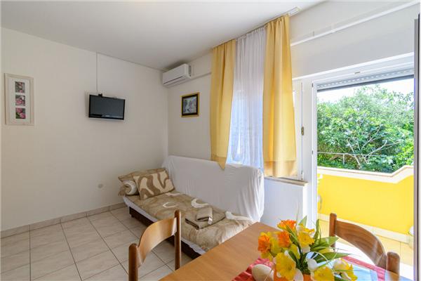 Apartment A4, for 3 persons