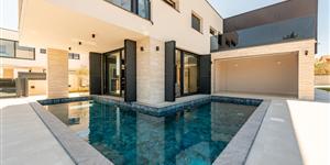 House - Slatina - island Vir