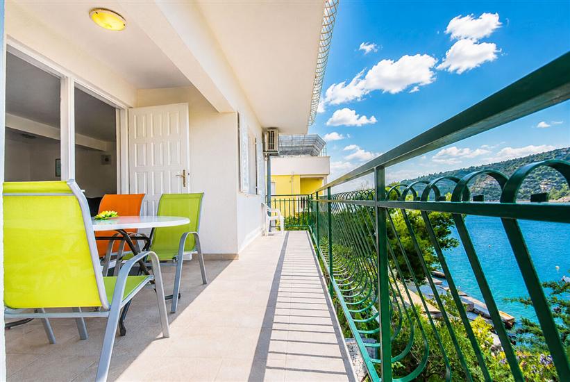 Apartment A1, for 6 persons