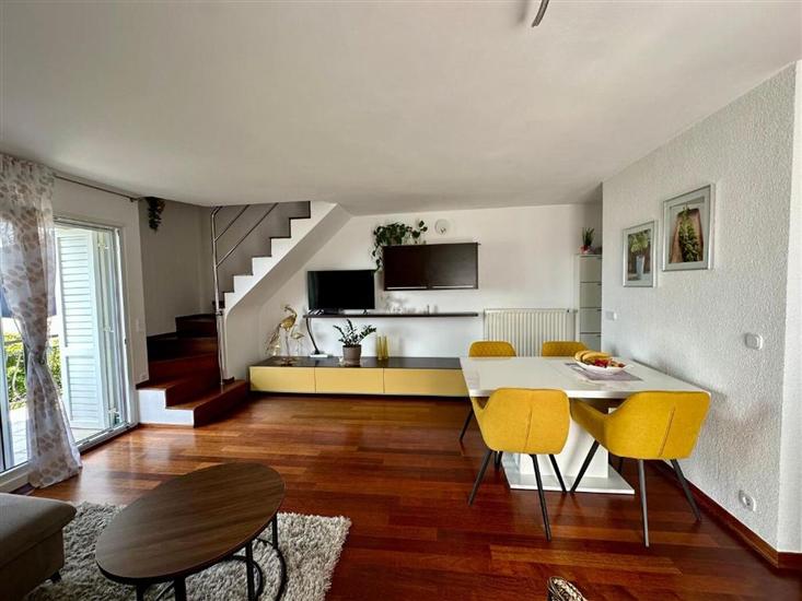 Apartment A1, for 5 persons