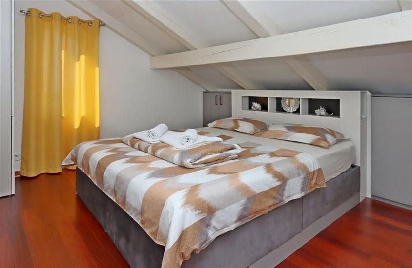 Apartment A1, for 5 persons