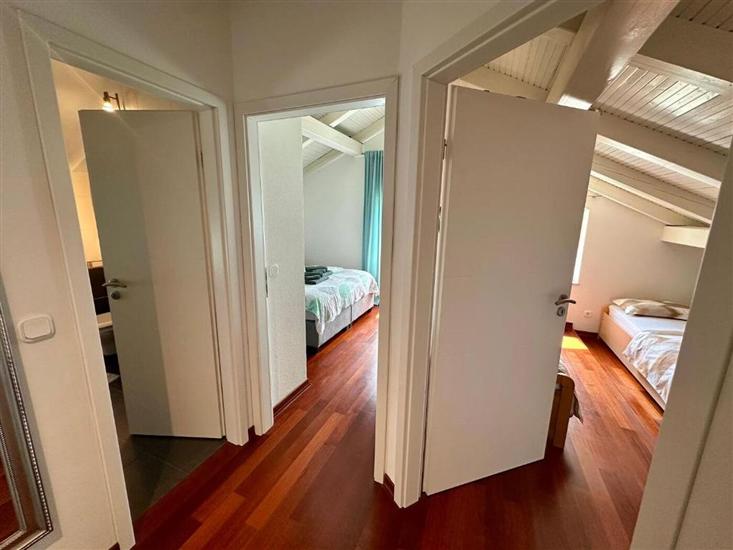 Apartment A1, for 5 persons