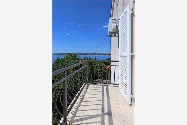 Apartment A1, for 5 persons