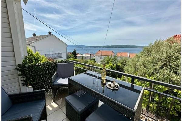 Apartment A1, for 5 persons