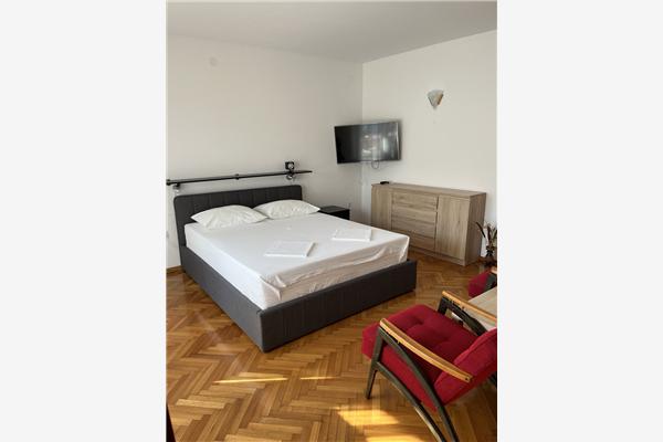 Apartment A1, for 5 persons