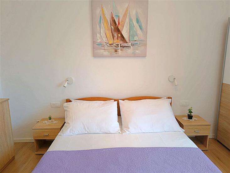 Apartment A1, for 5 persons