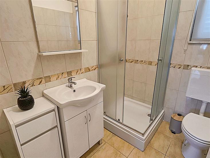 Apartment A1, for 5 persons