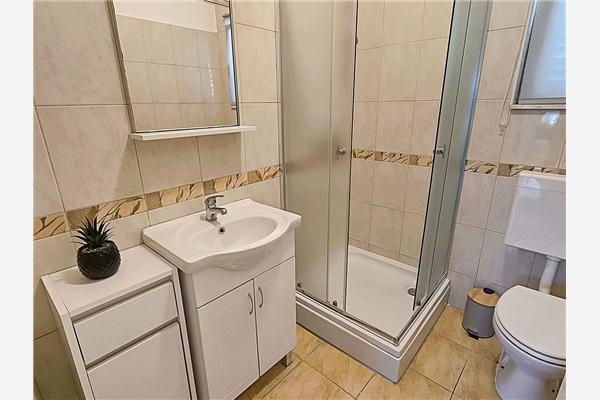 Apartment A1, for 5 persons