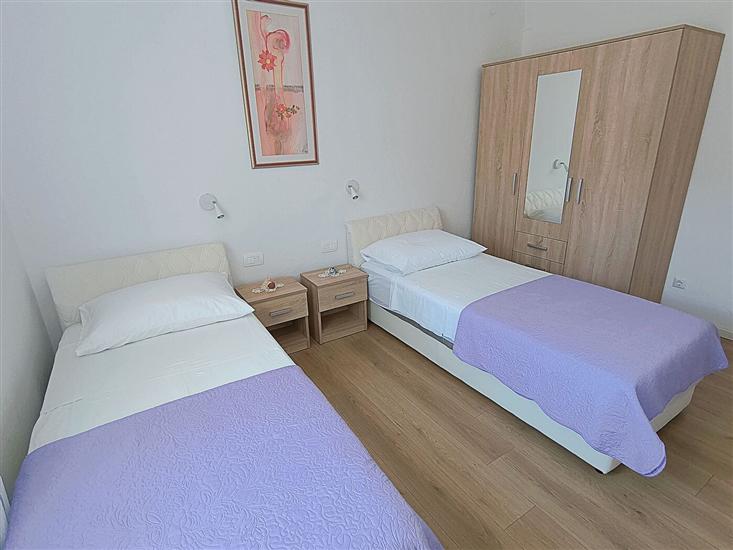Apartment A1, for 5 persons