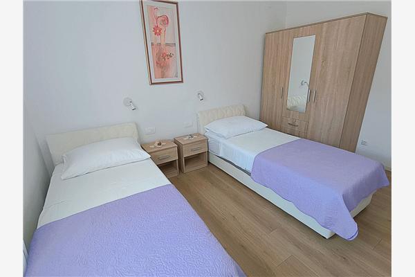 Apartment A1, for 5 persons