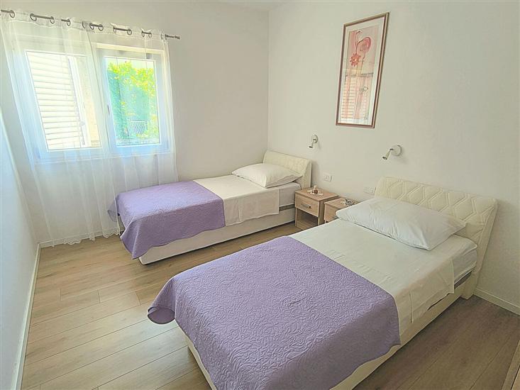 Apartment A1, for 5 persons