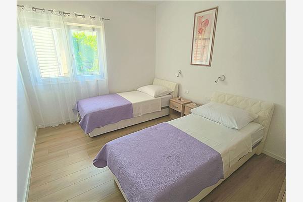 Apartment A1, for 5 persons