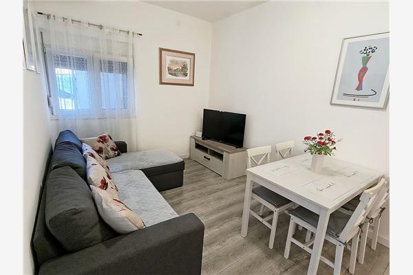Apartment A1, for 5 persons