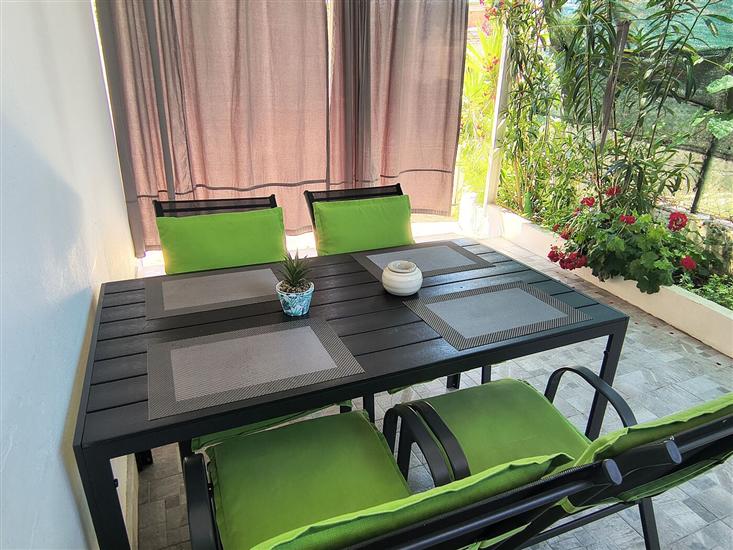 Apartment A1, for 5 persons