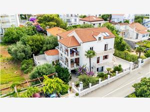 Apartment Middle Dalmatian islands,BookRetreatFrom 142 €