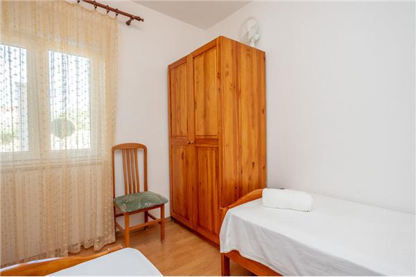 Apartment A1, for 5 persons